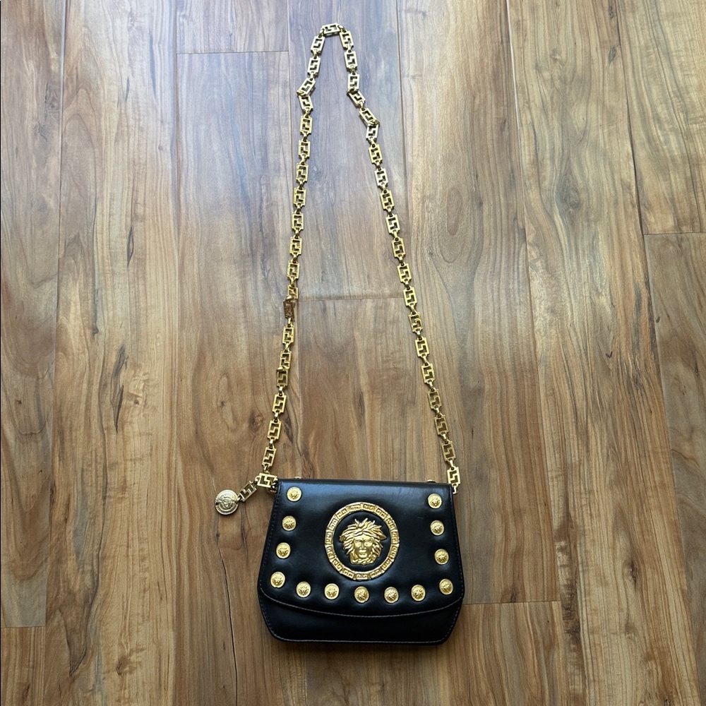 VTG • Medusa Head Leather & Chain Bag - Picture 7 of 9